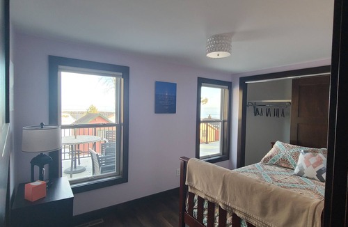 French River House | Luxurious 3 bedroom 3 bathroom new construction house on the Beautiful north shore of Lake Superior