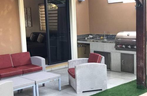 Gold Coast House | LUXURIOUS 3 BEDROOM HOUSE IN GOLD COAST