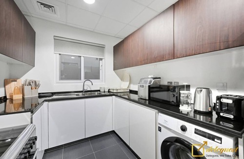 Dubai House | Luxurious 3BR Villa Getaway in DH2 by Deleguest