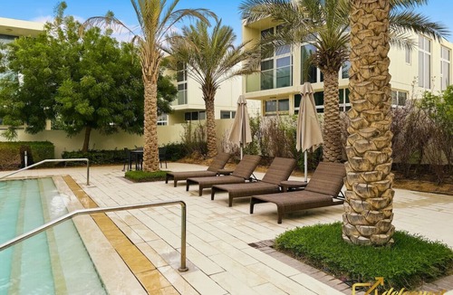 Dubai House | Luxurious 3BR Villa Getaway in DH2 by Deleguest
