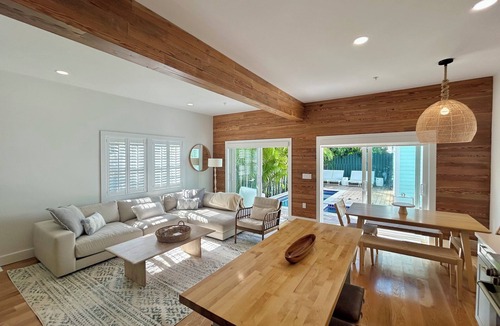 Old Town House | -LUXURIOUS 4 Bd, 3.5 Bth off DUVAL-OLD TOWN-Modern, Pool/hot tub-Separate Studio