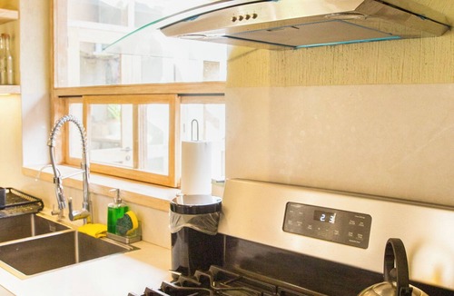 Maras House | Luxurious 4-bedroom house in delightful Urquillos Huayllabamba with WiFi