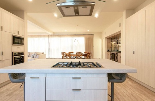 Cabo Bello Villa | Luxurious 4Bed Villa spacious & private heated pool steps from Beach