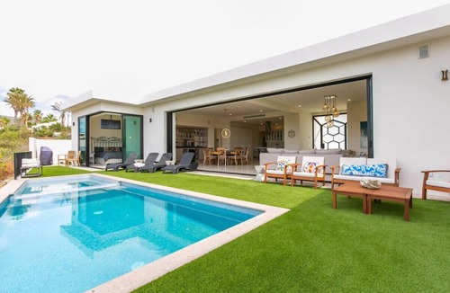 Cabo Bello Villa | Luxurious 4Bed Villa spacious & private heated pool steps from Beach