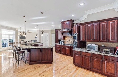 Bloomfield House | Luxurious 5-Bed Escape in Heart of Bourbon Trail
