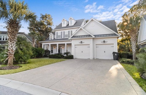 Windy Hill House | Luxurious 5 Bedroom Vacation Home Retreat