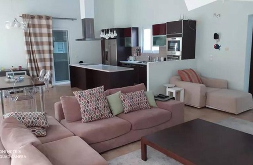 Chalcis Villa | Luxurious 6 Bedroom Villa With a Private Pool