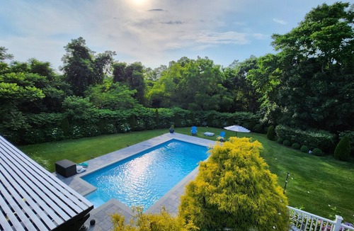 North Sea House | Luxurious 7-bedroom house in Southampton for family summer getaways, Heated Pool