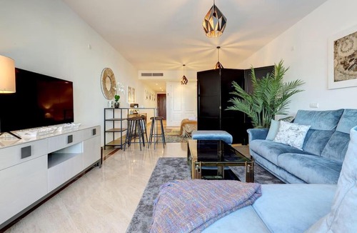 Marbella Apartment | Luxurious 80m² studio apartment, stunning sea views - Rio Real Golf, Marbella