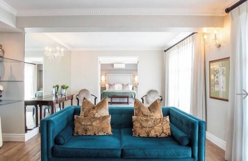 Cape Town Apartment | Luxurious Accessible Apartment With Stunning Views in Cape Town