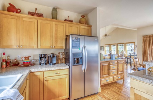 Roads End House | Luxurious Accommodations, Hot Tub & Easy Beach Access Nearby - Ocean Perch