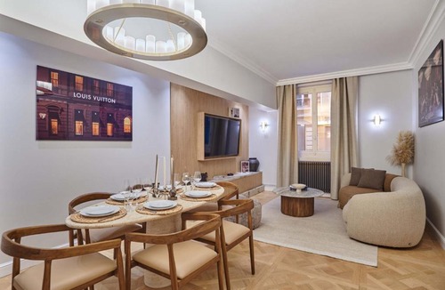 Ternes Apartment | Luxurious airconditioned apartment Arc de Triomphe