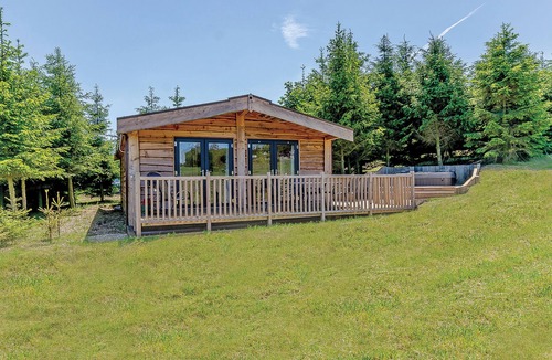 Ashover Ski Chalet | Luxurious and contemporary lodge with stunning countryside views.