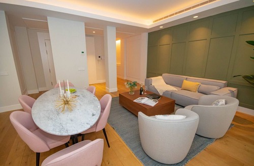 Cortes Apartment | Luxurious and Elegant Calle Alcalá Madrid Center ALC35