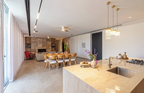 Qatsrin House | Luxurious and spacious vacation apartment in the heart of Katzrin, private parking and the possibility of additional cleaning service The perfect accommodation in the north