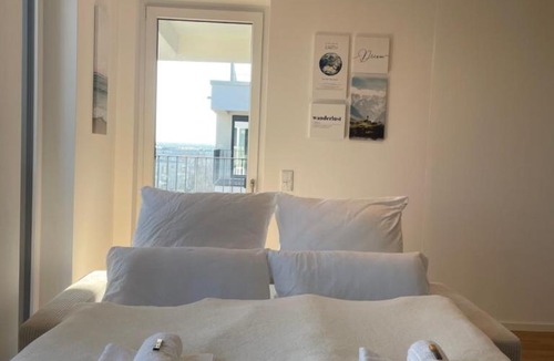 Schoenefeld Apartment | Luxurious and stylish apartment at BER Airport