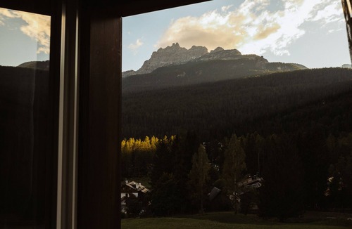 Cortina d'Ampezzo Apartment | Luxurious apartment with large balcony and beautiful mountain view