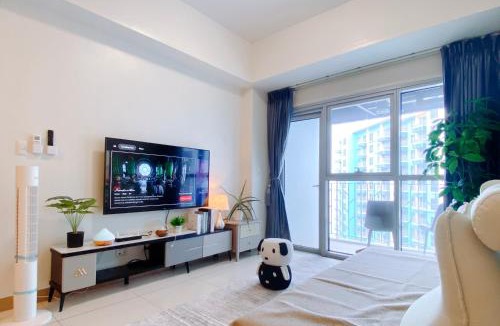 Tambo Apartment | Luxurious Apartment Modern Cozy Manila Bayview Poolview Cityview 1 2 3 Bedrooms Near Manila Airports Okada Solaire MOA