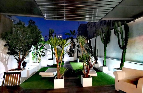 La Gran Via Apartment | LUXURIOUS APARTMENT WITH WIFI PRIVATE SUNNY TERRACE & JACUZZI IN THE CITY CENTER