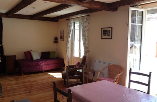 Cauterets Apartment | luxurious appartment, 65 qm, 2nd floor in a villa with garden and 3 balconies