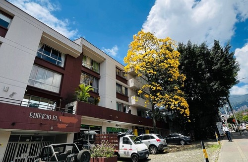 Astorga Apartment | Luxurious apt with terrace and bathtub | Poblado