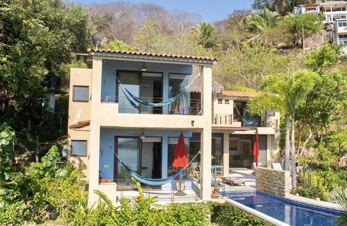North End Villa | LUXURIOUS ARCHITECTURAL DREAM HOME WITH PANORAMIC VIEWS