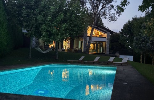 Behobie Villa | Luxurious Basque villa with Rhune views and large garden