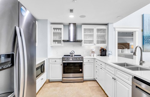 Baytowne Wharf Condo | Luxurious Bayfront Penthouse w/Stunning Views