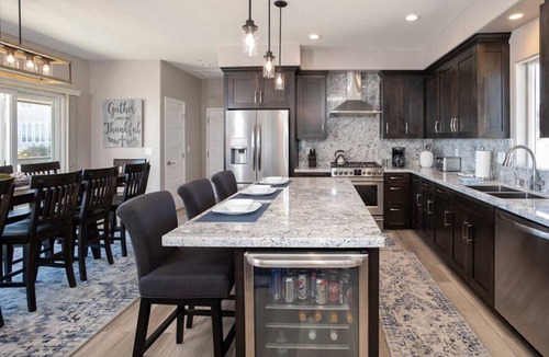 Downtown Condo | Luxurious Beach Side Condo with Ocean Views- Can Accommodate Large Groups!