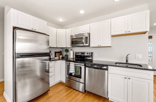 North Truro Condo | Luxurious Beachfront 2 bedroom condo