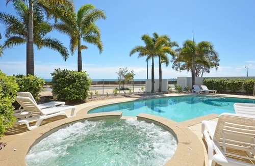 Scarness Apartment | Luxurious Beachfront Apartment