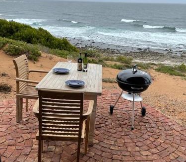 Still Bay Apartment | Luxurious Beachfront Studio apartment