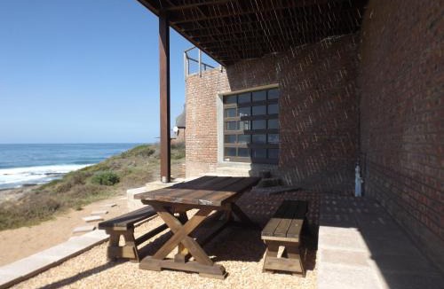 Still Bay Apartment | Luxurious Beachfront Studio apartment