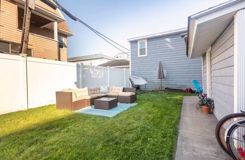Queens Apartment | Luxurious Beachside retreat, 2 Bedrooms Entire rental unit in Queens, New York