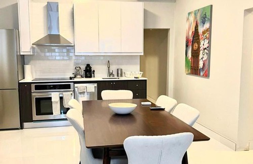 Parque Apartment | Luxurious Beachside 3-Br Apt
