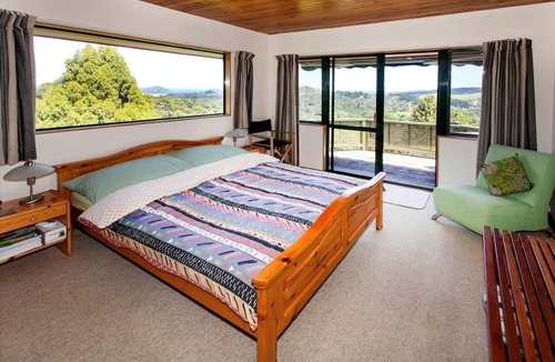 Coromandel House | Luxurious Bed and Breakfast Accommodation with Sea Views in Coromandel, New Zealand