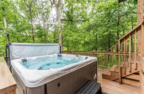 Sautee Nacoochee Cabin | Luxurious Cabin with Spacious Interior in Sautee Nacoochee, Georgia