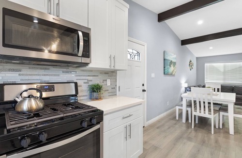 Moreno Valley House | Luxurious & Charming 4BR Getaway in Moreno Valley