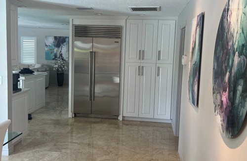Cocoa Isles Country Club House | Luxurious Cocoa Beach Retreat