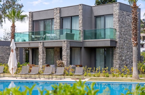 Dagbelen Villa | Luxurious Comfortable Seaside Homes B1