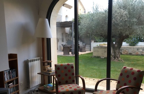 Mudaison House | Luxurious contemporary Provençal farmhouse with swimming pool in the heart of the village