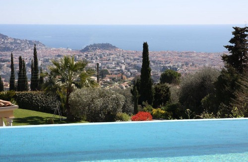 Gairaut Villa | Luxurious contemporary villa magnificent sea view