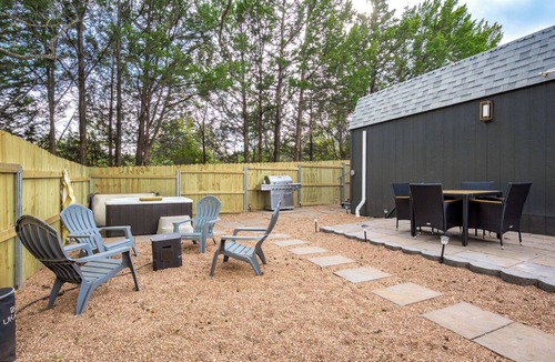 Stillwater Cottage | Luxurious & Cozy 2-bedroom cottage with HOT TUB in Stillwater