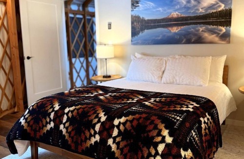 Carson Cabin | Luxurious Creekside Yurt with Stargazing Dome & Firepit near Carson, Washington