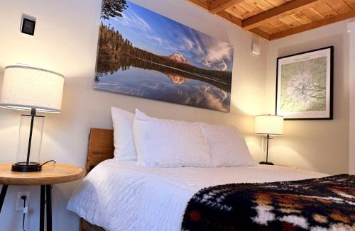 Carson Other | Luxurious Creekside Yurt with Stargazing Dome & Firepit near Carson, Washington