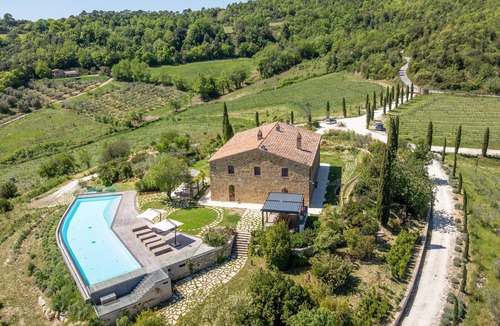Riparbella Villa | Luxurious Designer Villa with Infinity Pool, Private Vineyard and Woodland