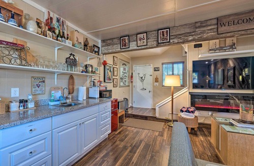 Lodi Apartment | Luxurious Downtown Lodi Apartment in Wine Country!