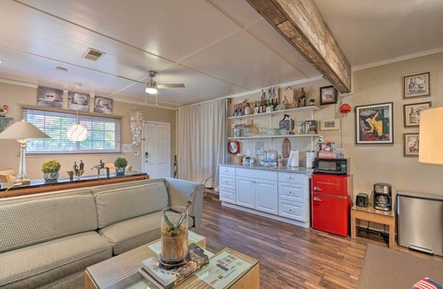 Lodi Apartment | Luxurious Downtown Lodi Apartment in Wine Country!