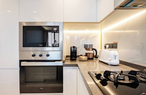 Al Barsha Apartment | Luxurious Dubai Apartment w/Private Pool Oasis