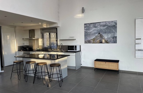 Roucas-Blanc Apartment | Luxurious duplex with panoramic views. Marseille 7 Terrace and Jacuzzi
